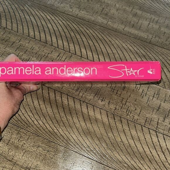 Star⭐️by PamAnderson Great beach 🏖️ read! Copyright ©️ 2004 - Picture 10 of 10